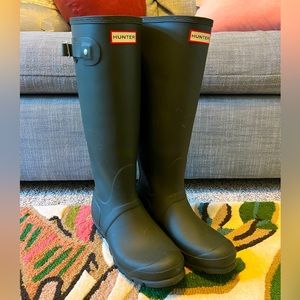 HUNTER Women’s Original Tall Snow Boot, Olive Green, size 8